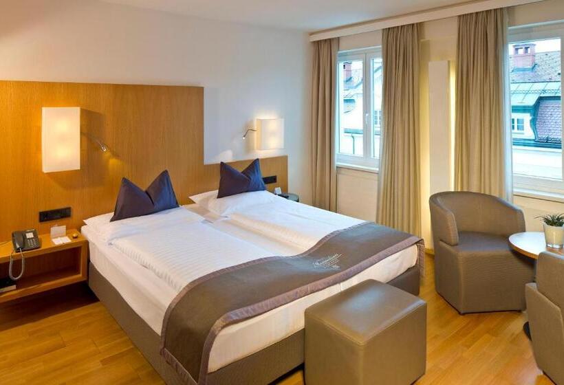 Отель Maximilian  Stadthaus Penz