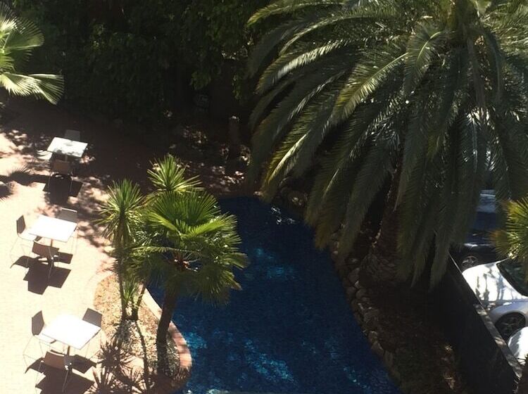 هتل Mercure Albury