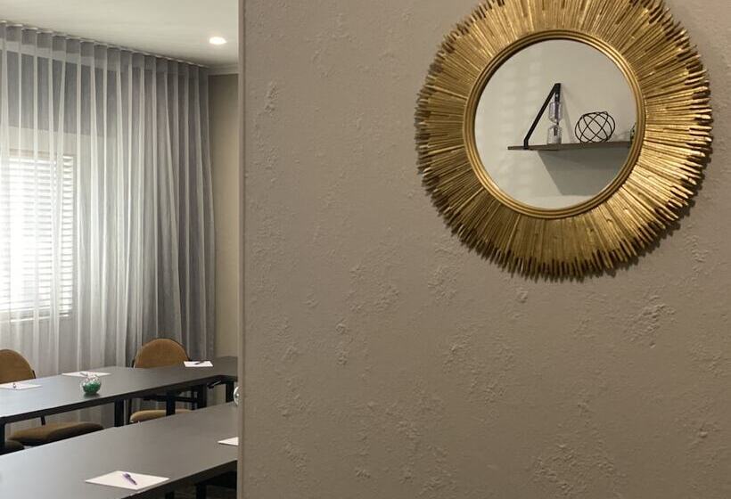 هتل Mercure Albury