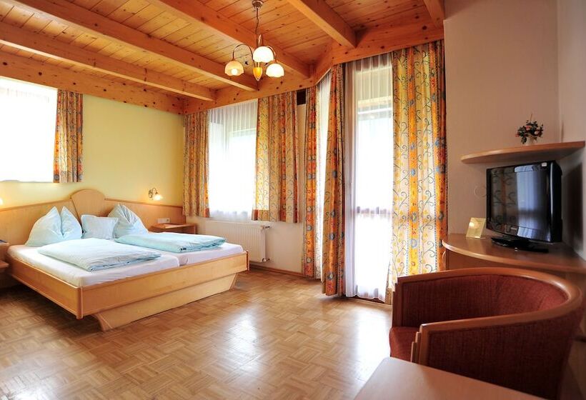 هتل Naggler Weissbriach