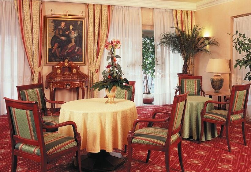 호텔 Neue Post I Self Check In