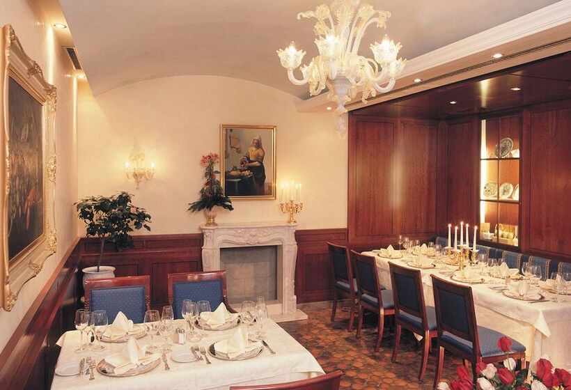 호텔 Neue Post I Self Check In