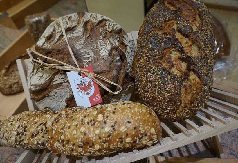 호텔 Neue Post I Self Check In