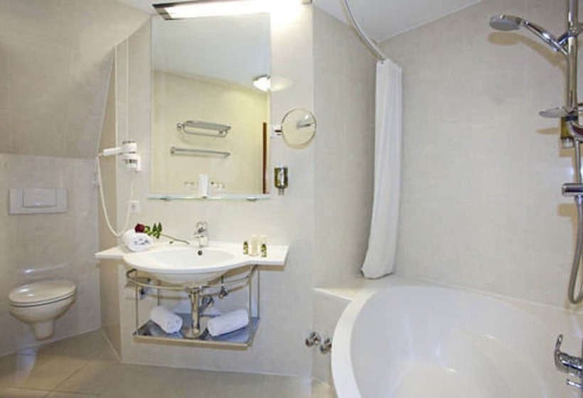 호텔 Neue Post I Self Check In