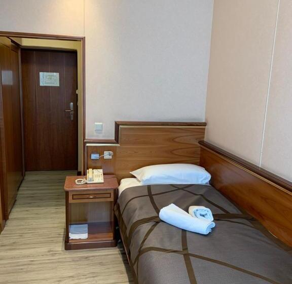 호텔 Neue Post I Self Check In