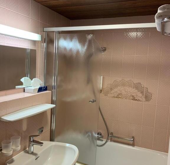 호텔 Neue Post I Self Check In