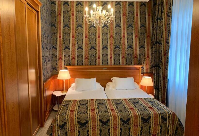 호텔 Neue Post I Self Check In