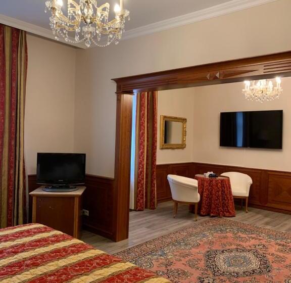 호텔 Neue Post I Self Check In