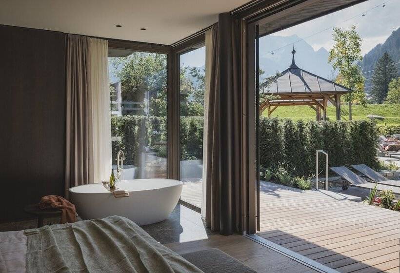 ホテル Neuhaus Zillertal Resort