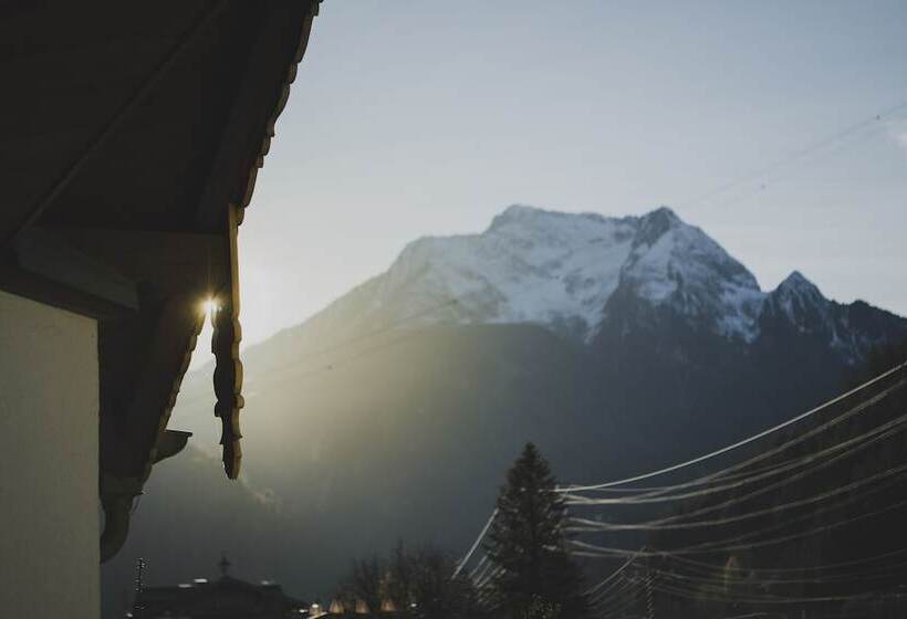 ホテル Neuhaus Zillertal Resort