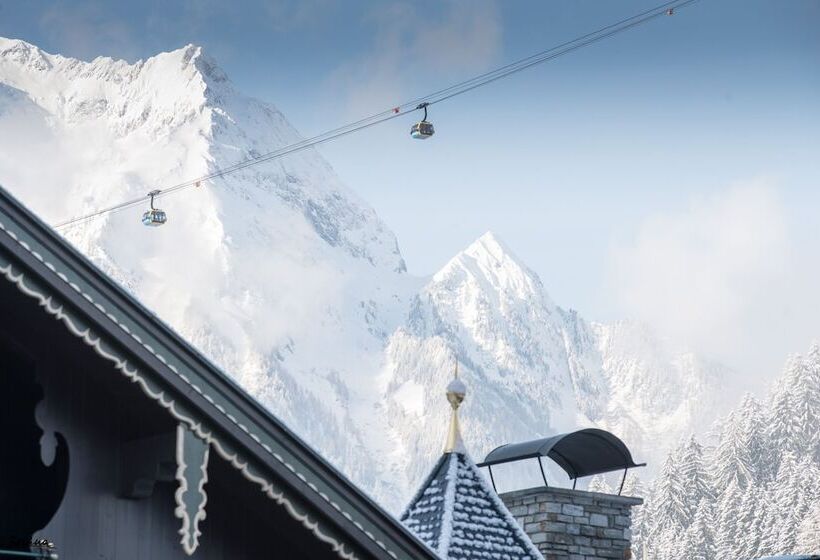 ホテル Neuhaus Zillertal Resort