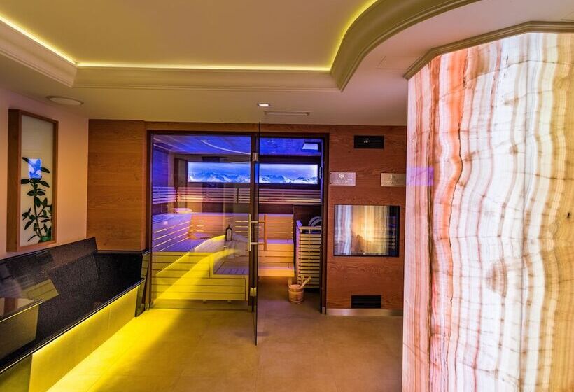 Norica Thermenhotels Gastein Mit Dem Bademantel Direkt In Die Therme