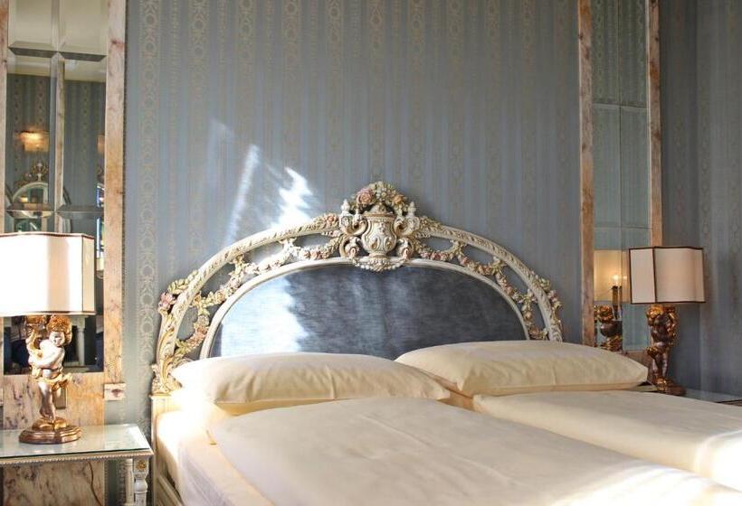 Отель Palais Porcia