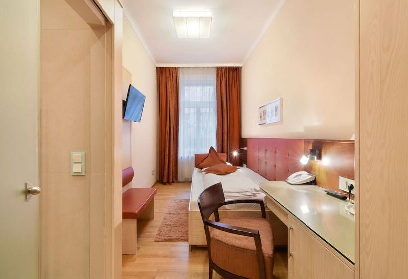 בית מלון כפרי Pension Baronesse