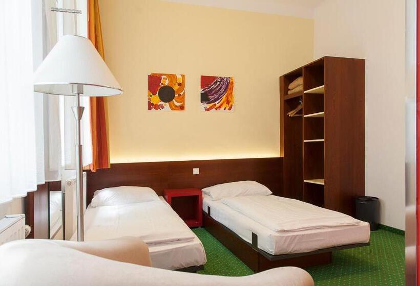 هتل Pension Stadthalle