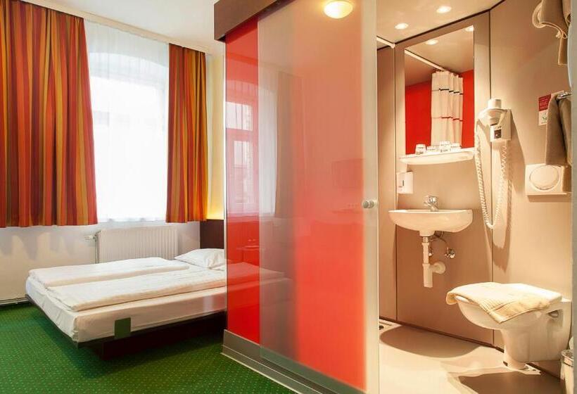 هتل Pension Stadthalle