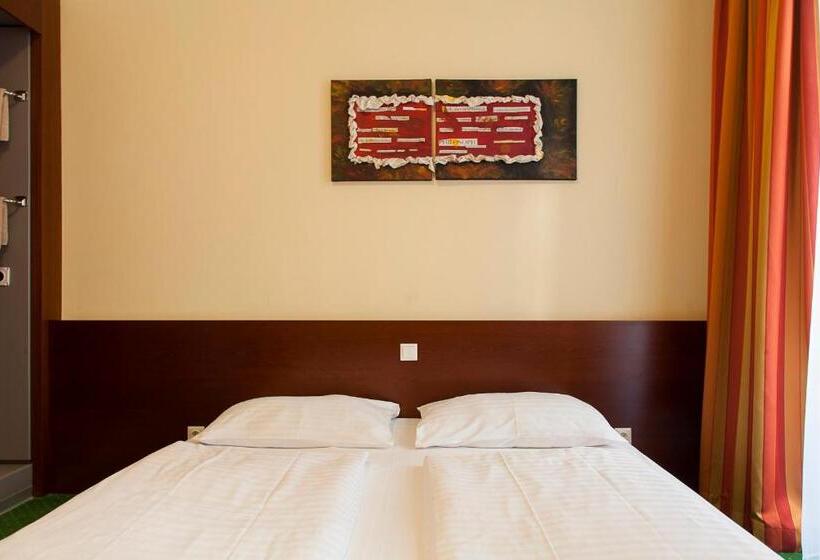 هتل Pension Stadthalle