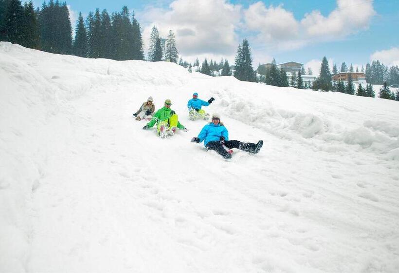 ホテル Robinson Alpenrose Zürs