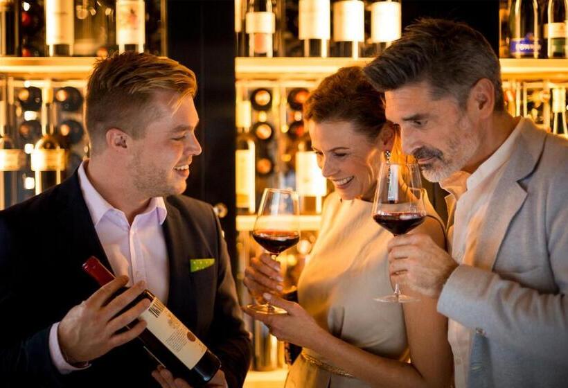 ホテル Robinson Alpenrose Zürs