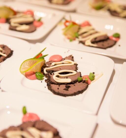 ホテル Robinson Alpenrose Zürs