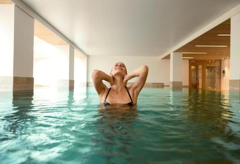 ホテル Robinson Alpenrose Zürs