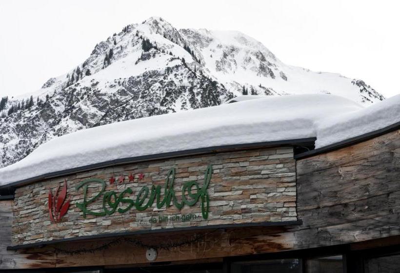 ホテル Der Kleinwalsertaler Rosenhof