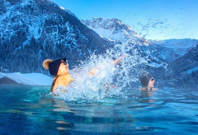 ホテル Der Kleinwalsertaler Rosenhof