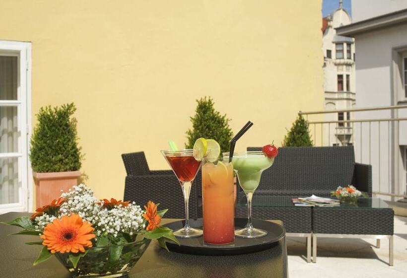 Отель Sandwirth