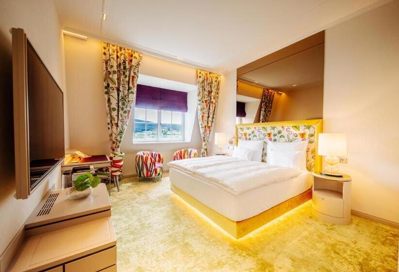 هتل Schloss Seefels