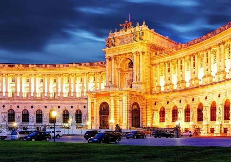 Отель Schloss Weikersdorf