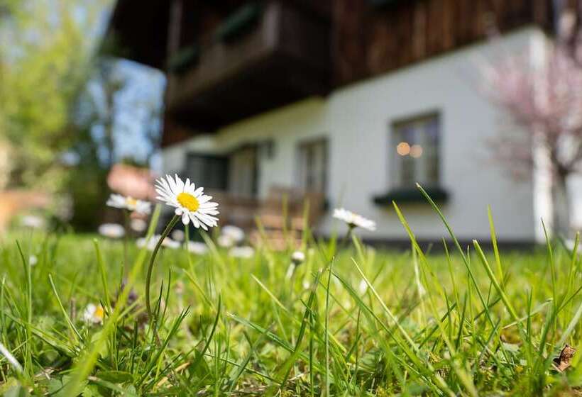 Der Schlosswirt Zu Anif   Biedermeierhotel Und Restaurant