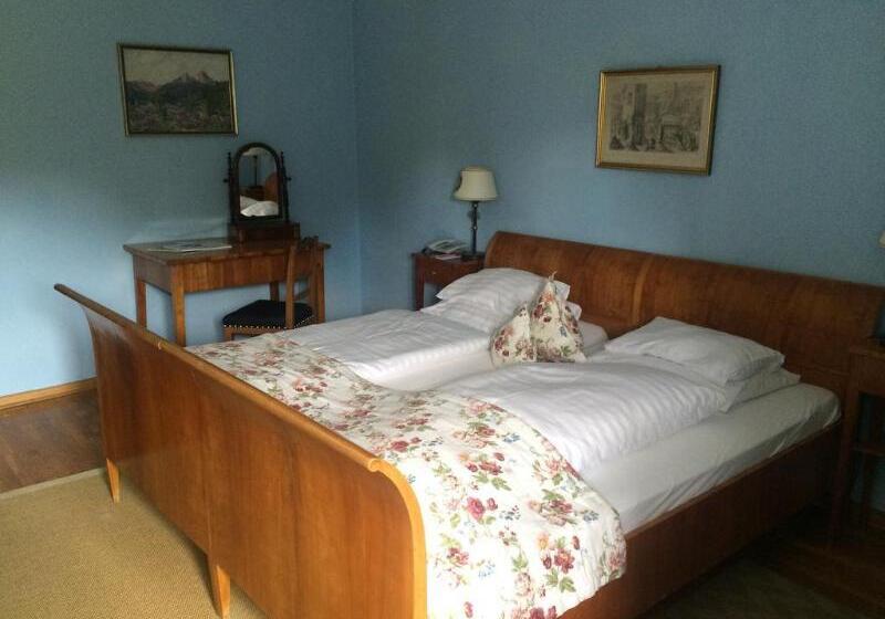 Der Schlosswirt Zu Anif   Biedermeierhotel Und Restaurant