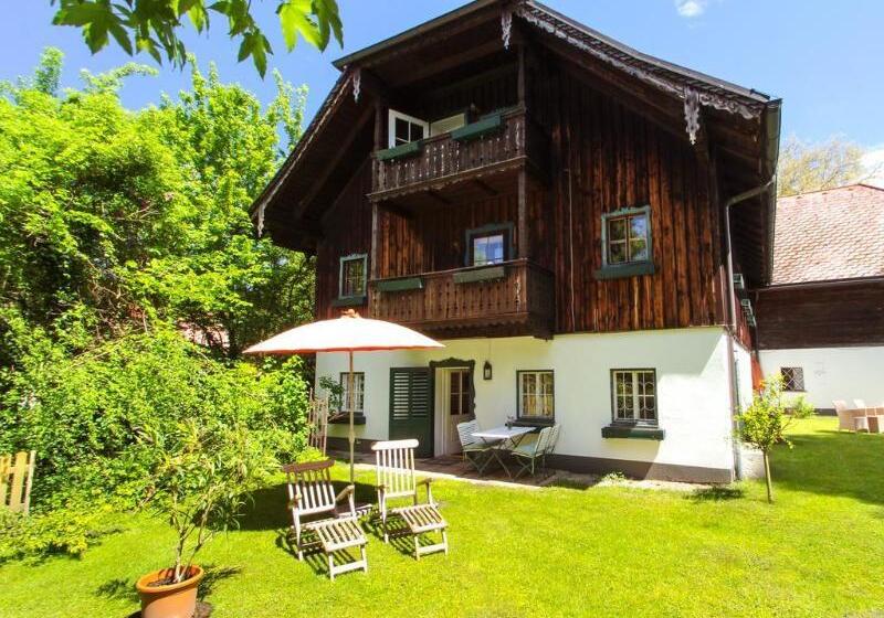 Der Schlosswirt Zu Anif   Biedermeierhotel Und Restaurant