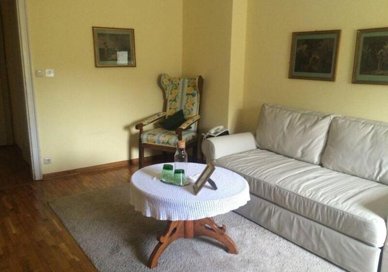 Der Schlosswirt Zu Anif   Biedermeierhotel Und Restaurant