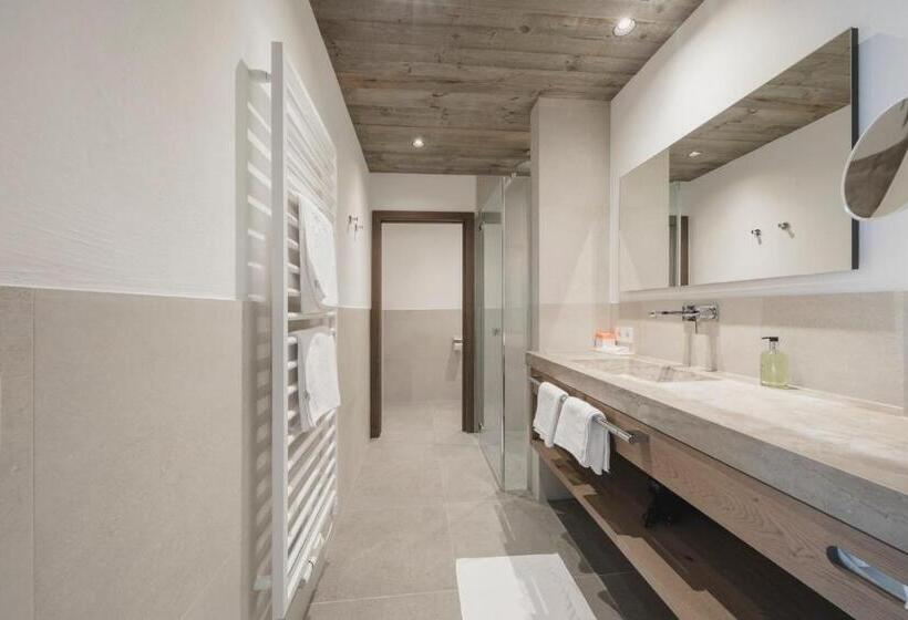 فندق Schwarzer Adler   Sport & Spa