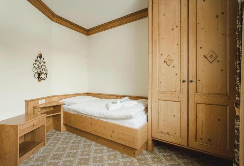 فندق Schwarzer Adler   Sport & Spa