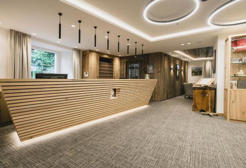 فندق Schwarzer Adler   Sport & Spa