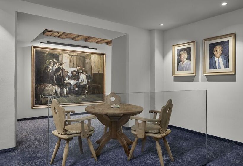 Отель Schwarzer Adler Innsbruck