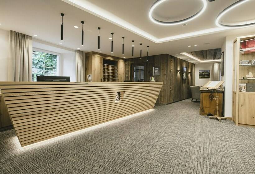 فندق Schwarzer Adler   Sport & Spa