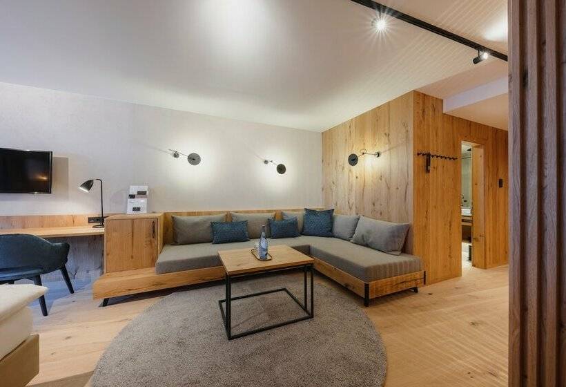 فندق Schwarzer Adler   Sport & Spa