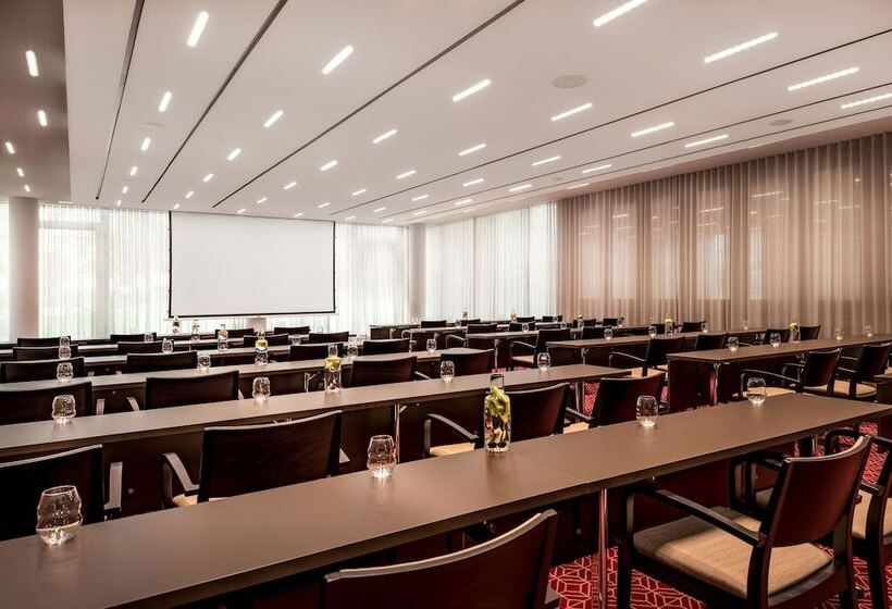 ホテル Sheraton Grand Salzburg