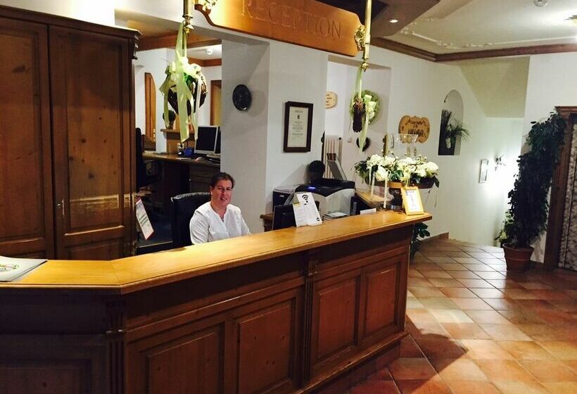 בית מלון כפרי St.Hubertushof Zell am See