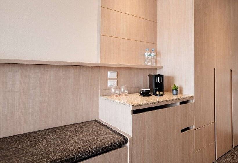 The Terrace Hotel Adelaide