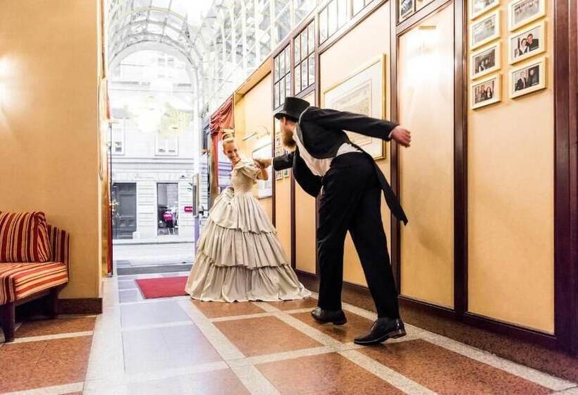 Theaterhotel & Suites Wien