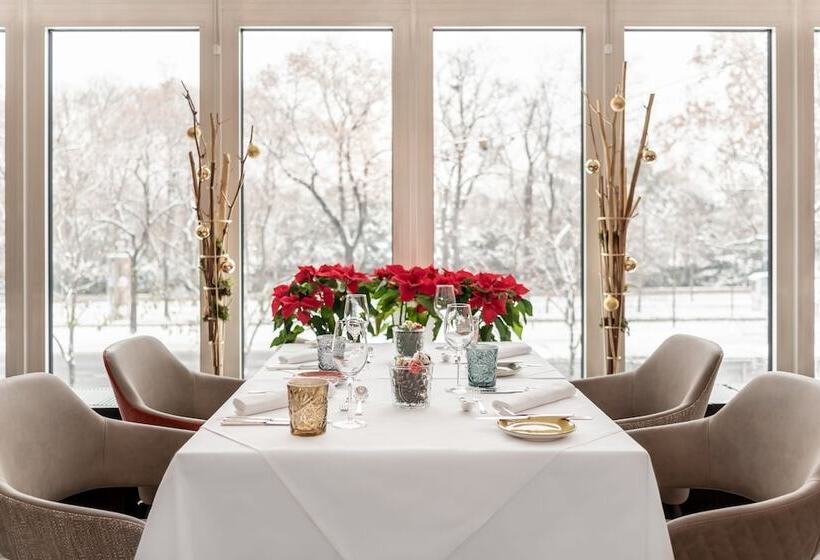 هتل Vienna Marriott