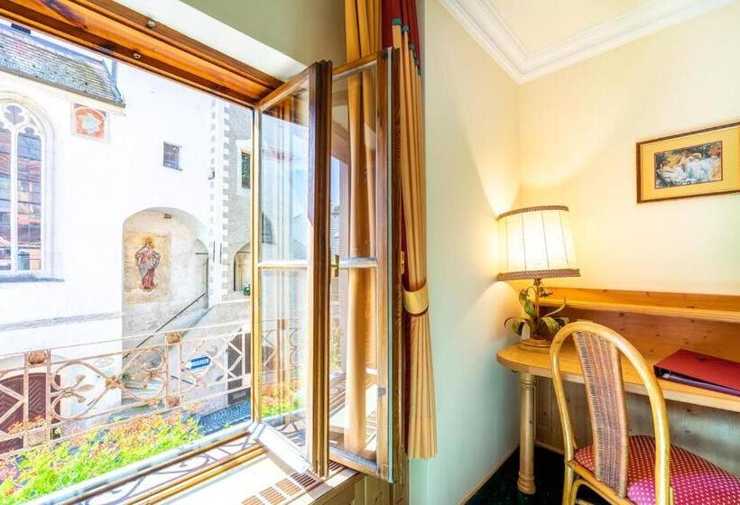 فندق Zum Schwarzen Bären