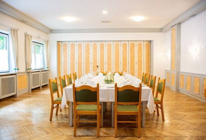 Landhotel Post Ebensee Am Traunsee S