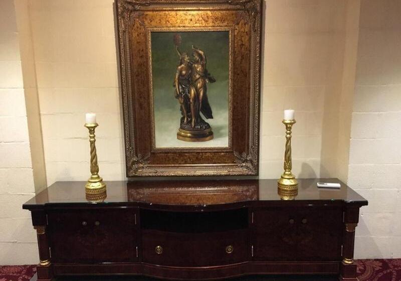 مُتل Albury Manor House