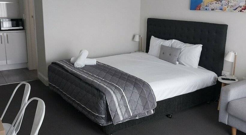 مُتل Commodore Motor Inn