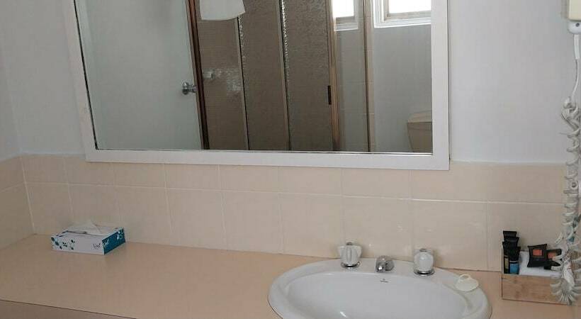 مُتل Commodore Motor Inn